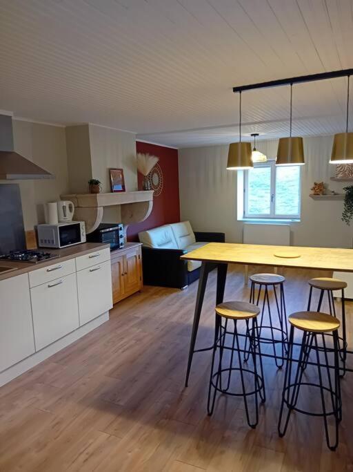 Petite Maison En Pierre Au Calme Avec Exterieur Montbellet Exterior photo